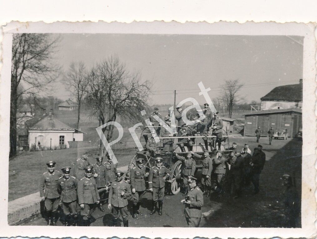 Photo WW II Wehrmacht Officers Transporter Quarter Poland Polska L1.72