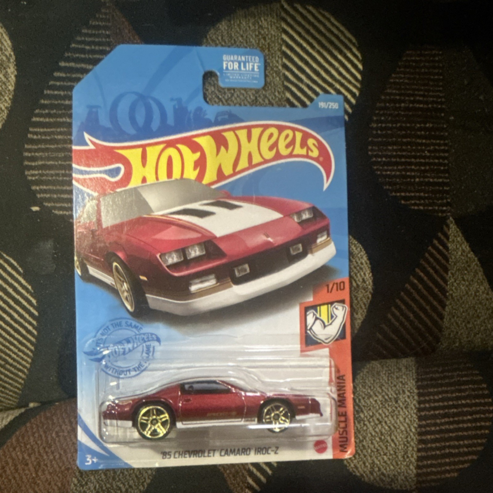 Hot Wheels Chevrolet Camaro IROC-Z Muscle Mania 1:64 Diecast Car Red White 2020