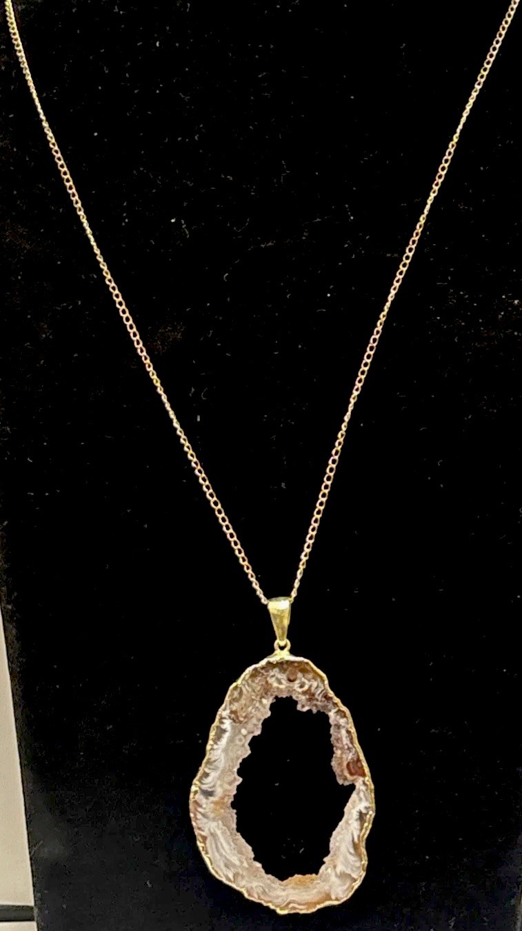 Necklace Pendant agate geode slice Gold Tone Lobster Clasp