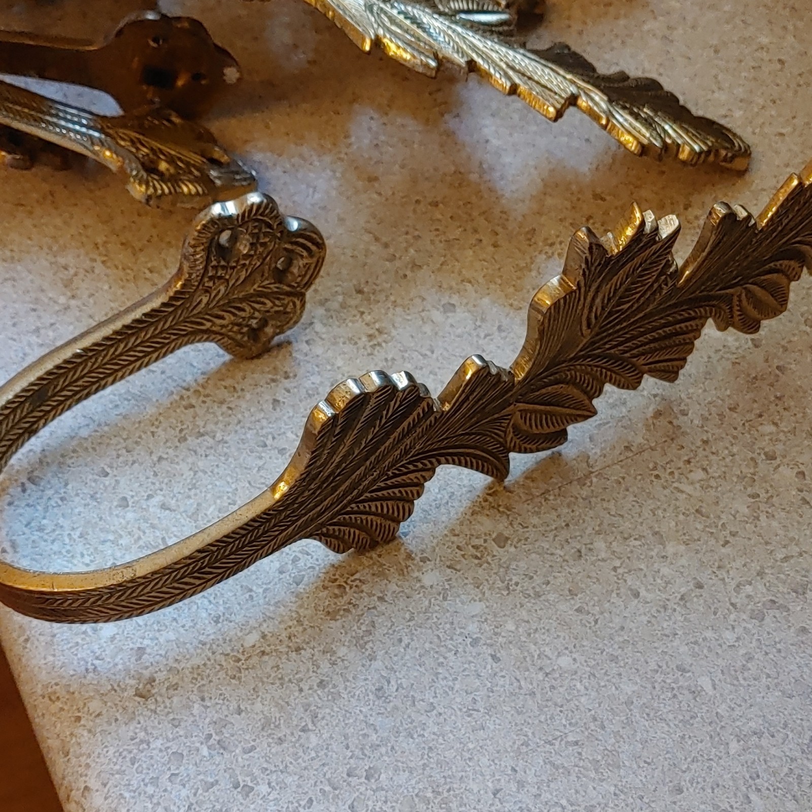 Brass Leaf Design Gold Curtain Rod Holders Made in India