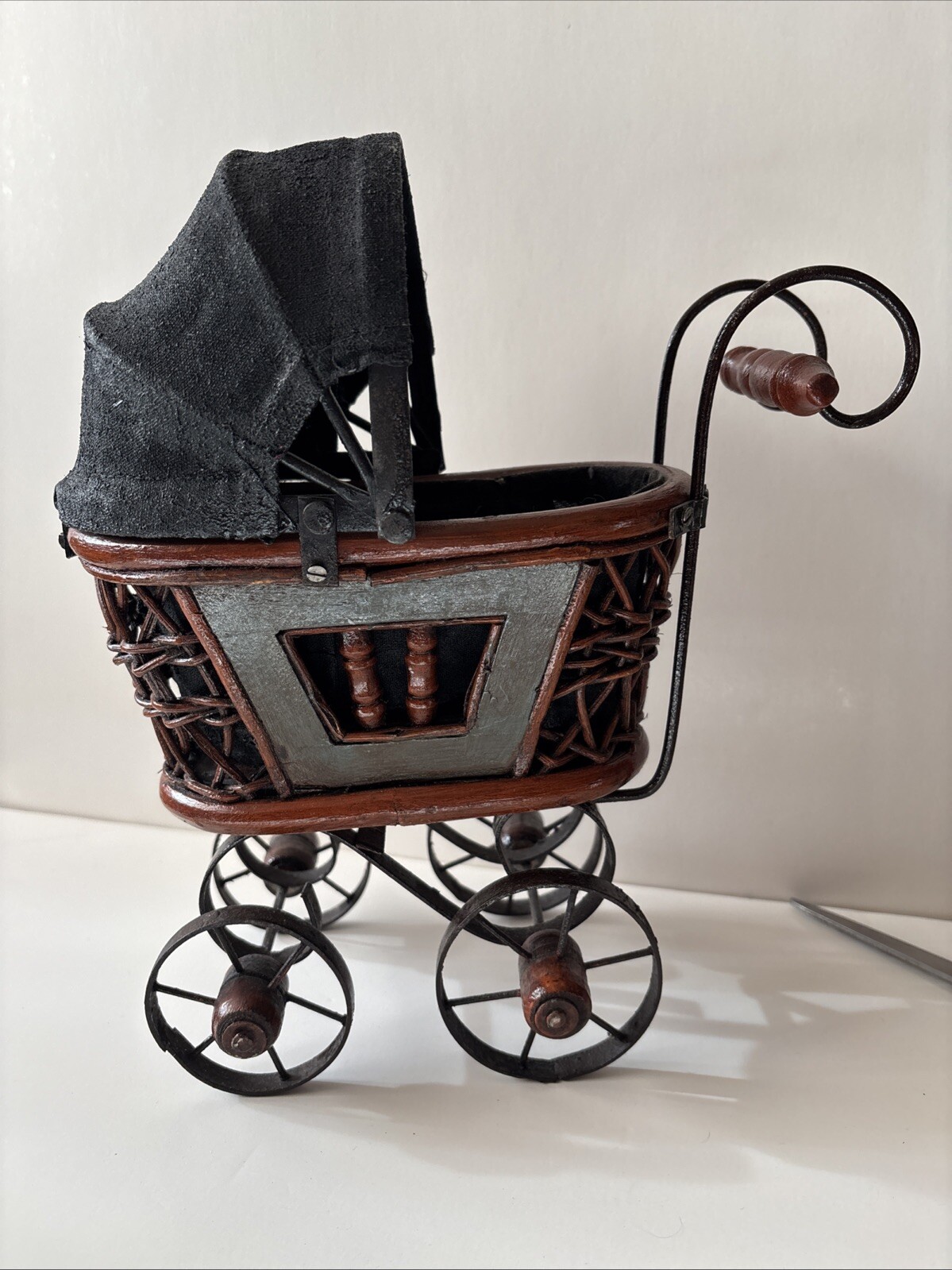 Vintage Wicker Ratan Baby Doll  Carriage Buggy Stroller Home Decor