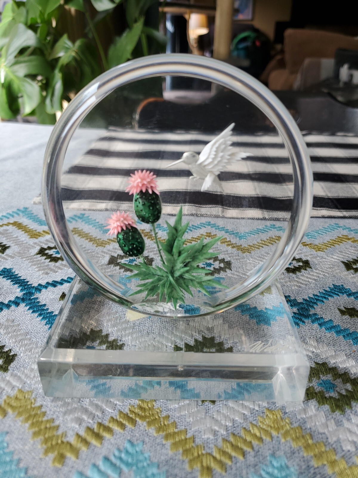 Vintage Wald ACRYLIC LUCITE Hummingbird Carving Art Home Decor 4.5 Inches