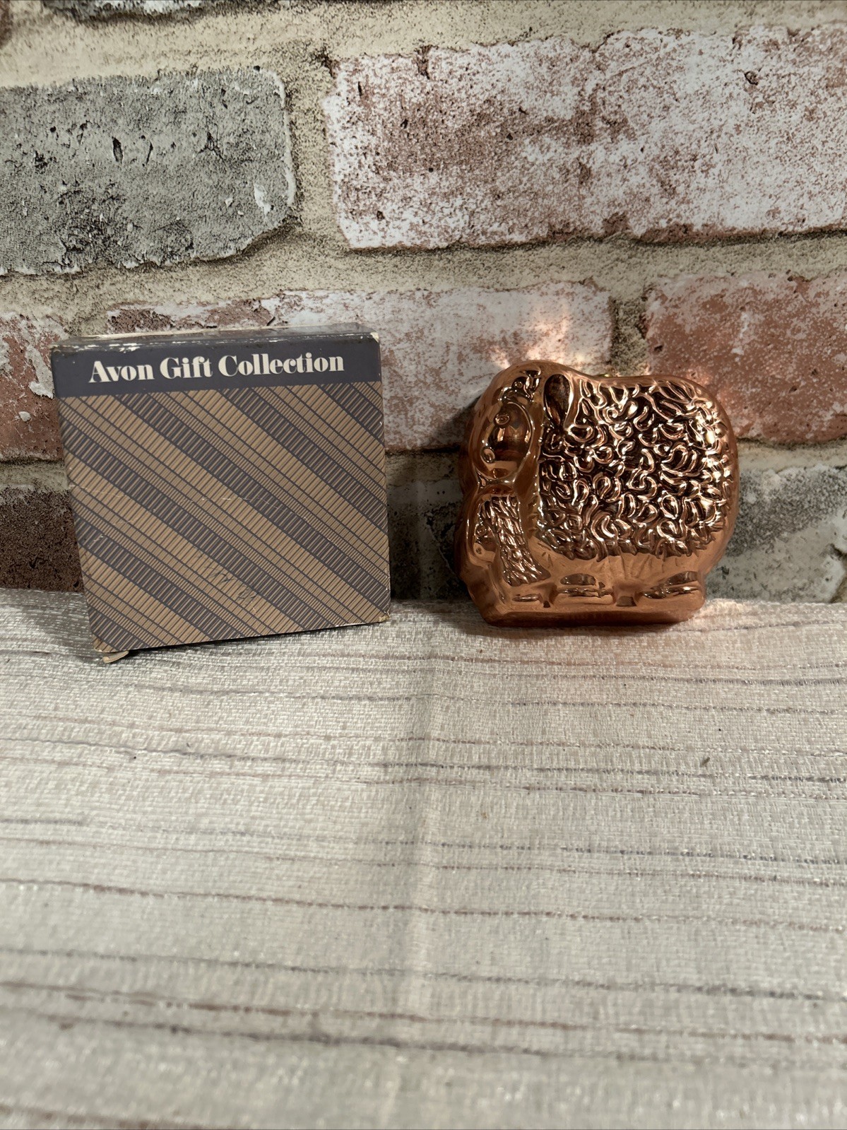 Avon Sheep~Farmyard Friends Patterned Copper Mold ~Pan~Small Wall Decor ~NIB