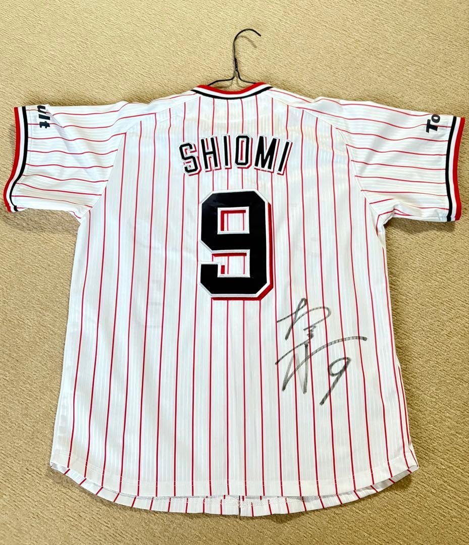 Swallows Replica Uniform Signed by Shiomi Baseball Jersey Used Condition
