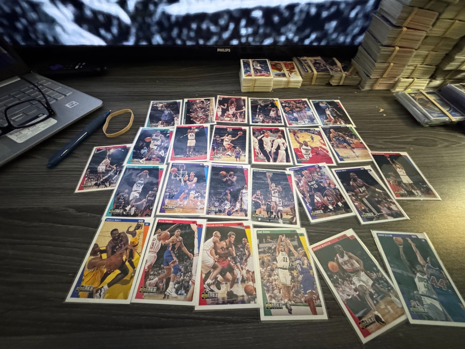 Lot of Vintage Basketball Cards(446)