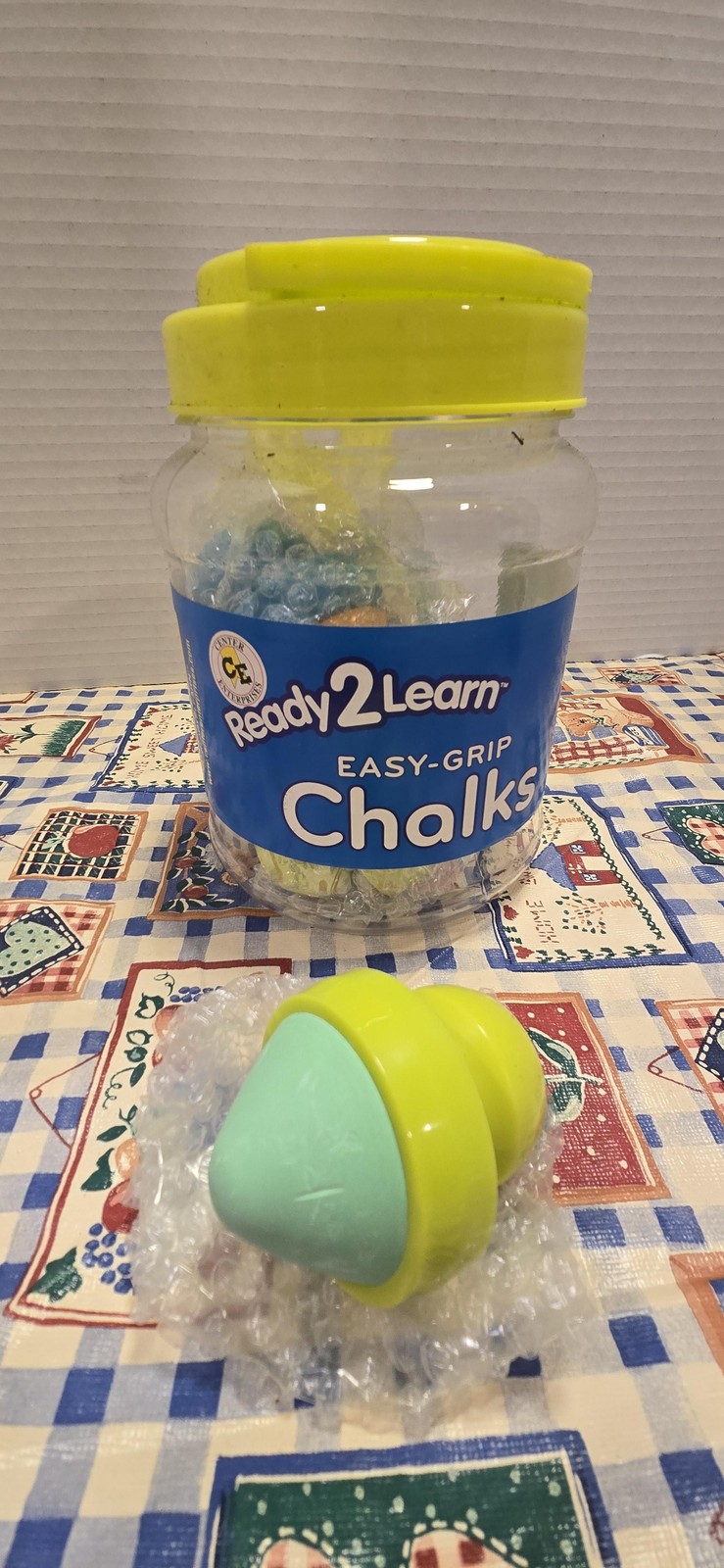 Ready2Learn Easy-Grip Chalks Set 6 Egg Holders Kids Outdoor Art Toy Preschool