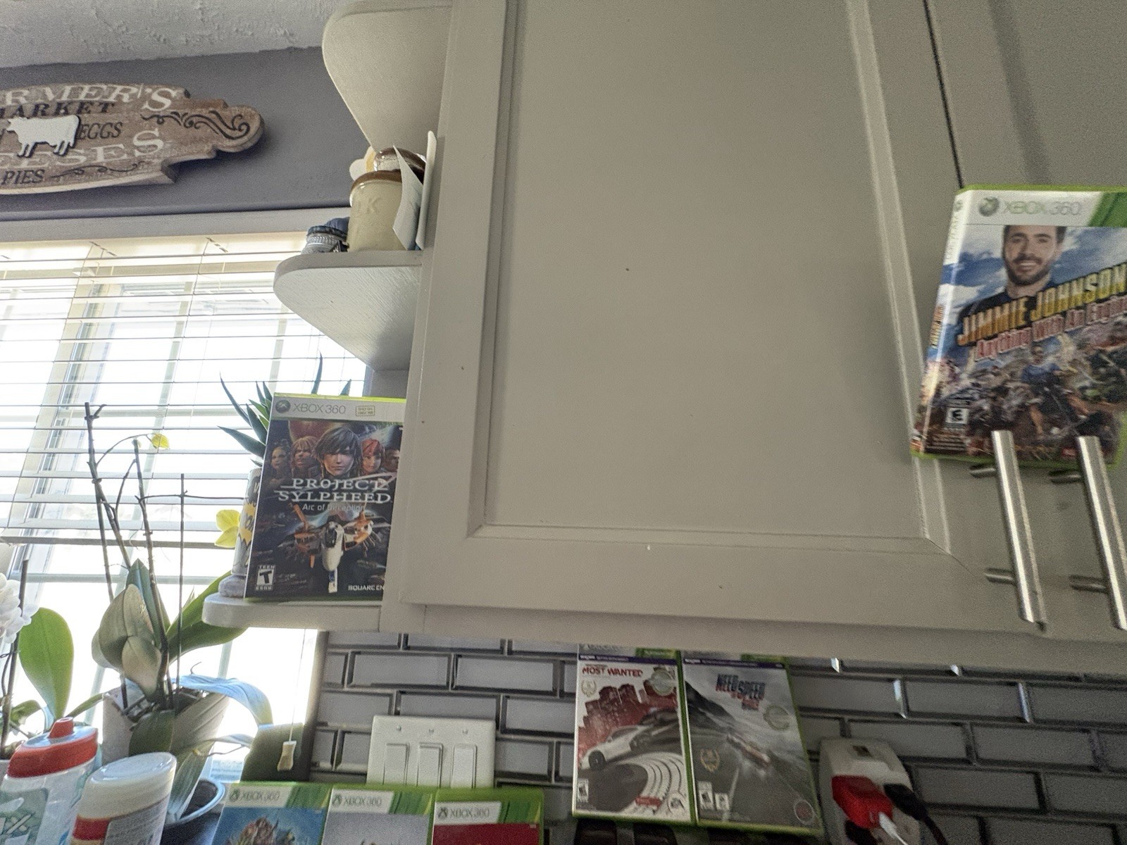 Xbox 360 Console Wired with Game Discs, Cases, Cables, Halo, LEGO, Skylanders