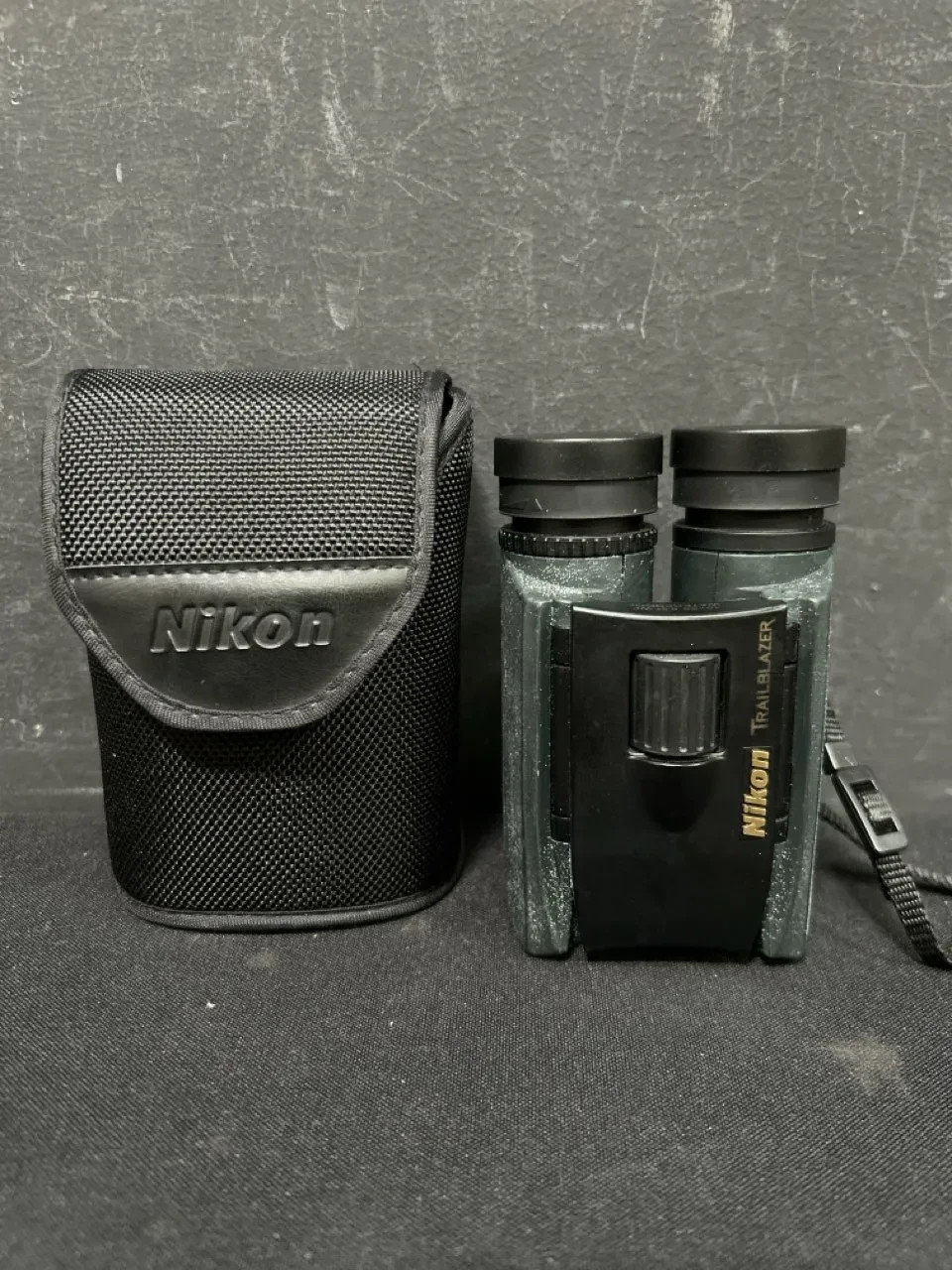 Nikon Trailblazer 10x25 ATB Compact Binoculars Waterproof + Fog proof Optics