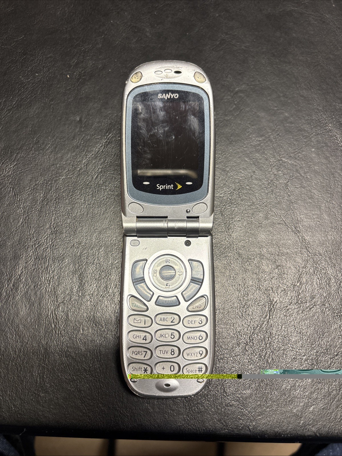 SCP-3100 Sprint Sanyo Flip Phone With Charger & battery read description