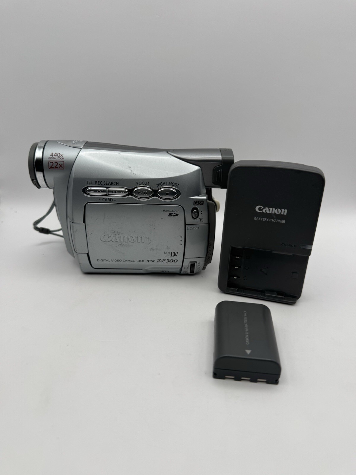 Canon ZR300 MiniDv Stereo Camcorder VCR Player Video Tested Working