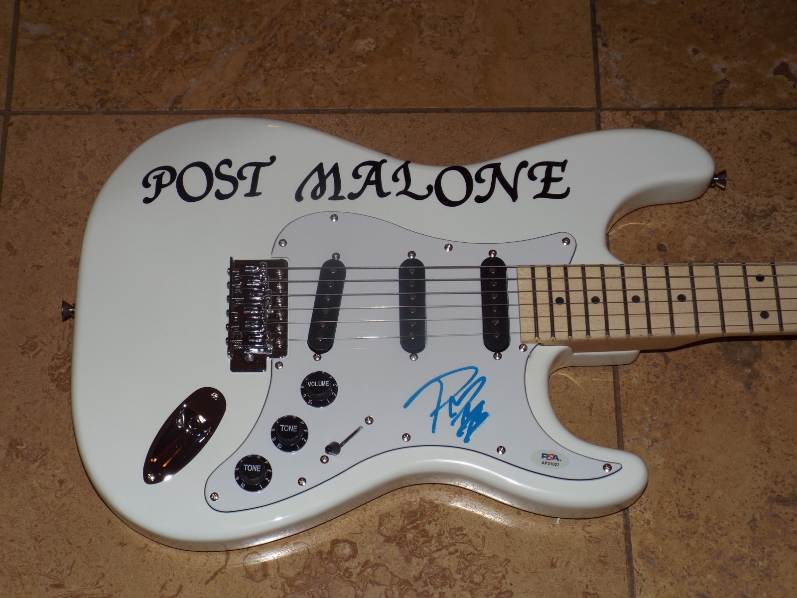 Post Malone PSA certified Authentic signed autographed guitar nice
