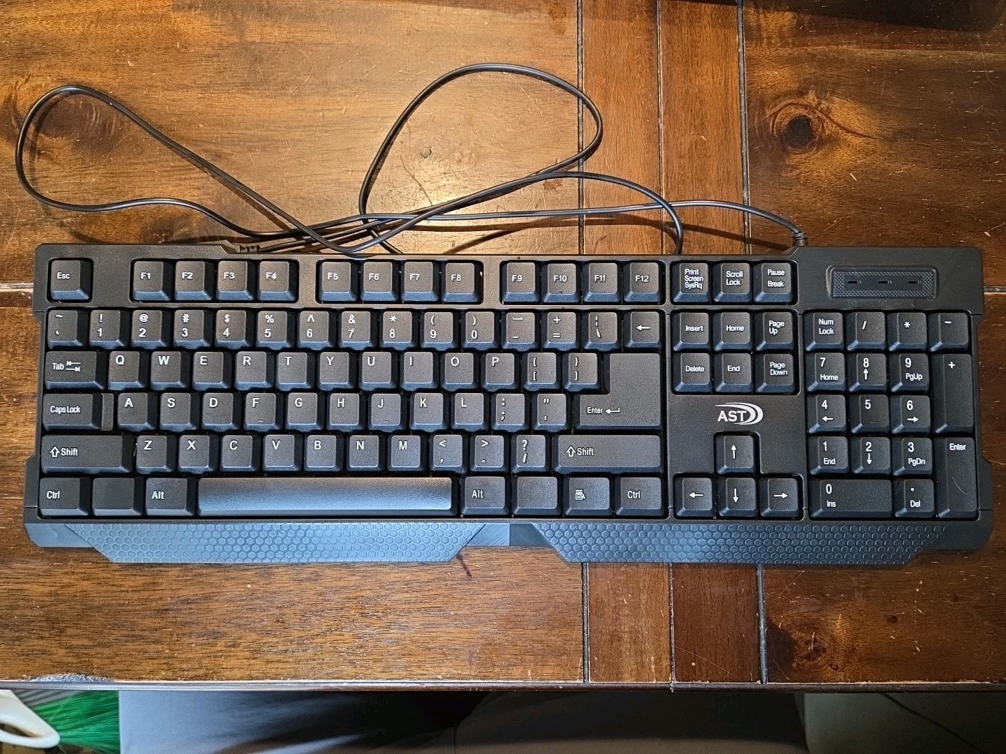 AST USB Keyboard, wired Model # Kin-16, black - NEW