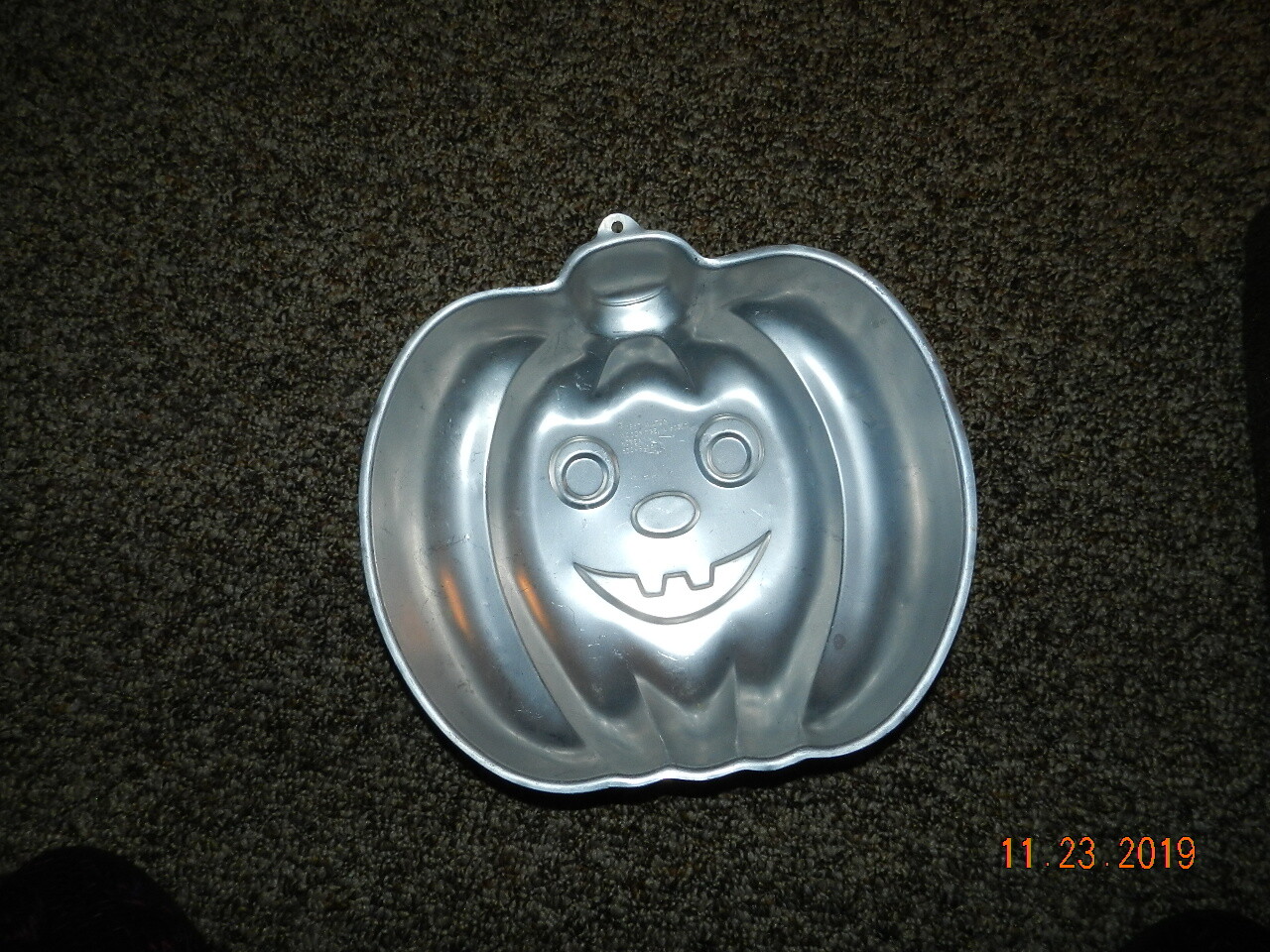 Wilton Halloween Pumpkin Cake Pan Mold 502-9414 Jack O Lantern 1987