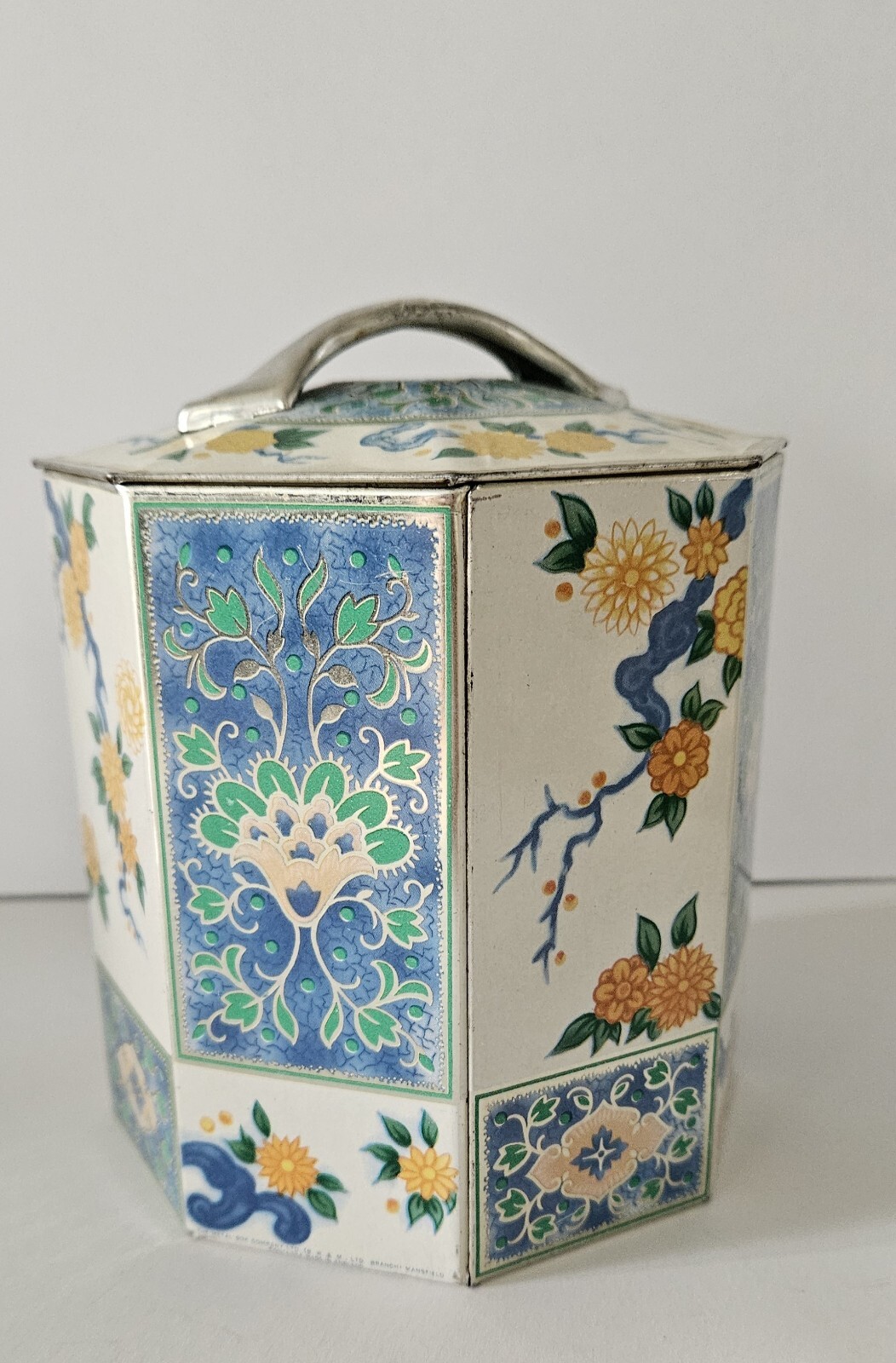 VTG Baret Ware Floral Tin Container Made in England Small Octagon Tea/Biscuit. 