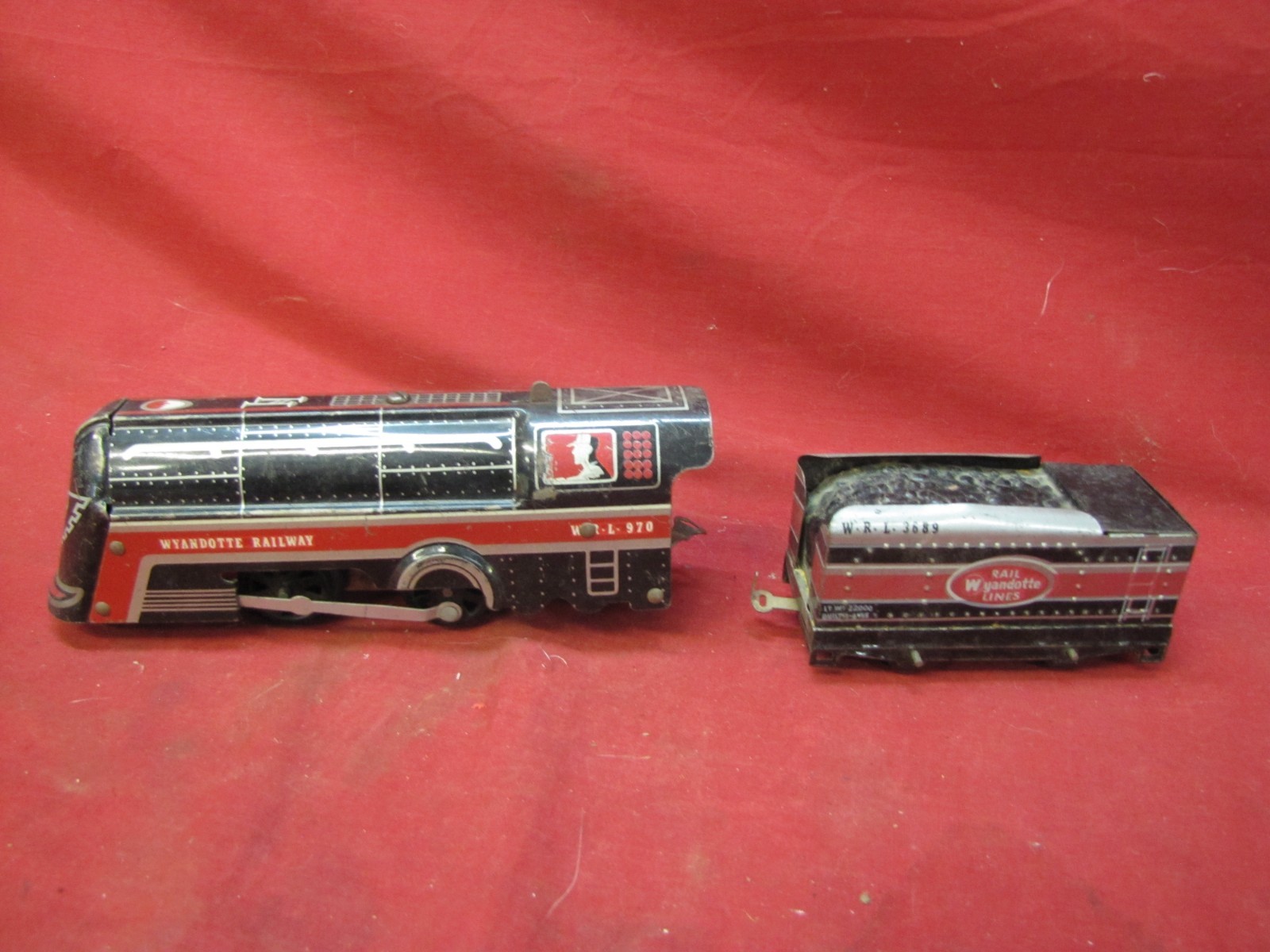 WYANDOTTE Tin  Locomotive Train W R L 970 Engine & Coil Tender