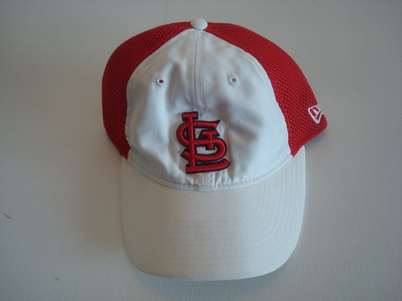 ST LOUIS CARDINALS    00S STRAPBACK GOLF BEACH  DEADSTOCK HAT CAP VINTAGE A1