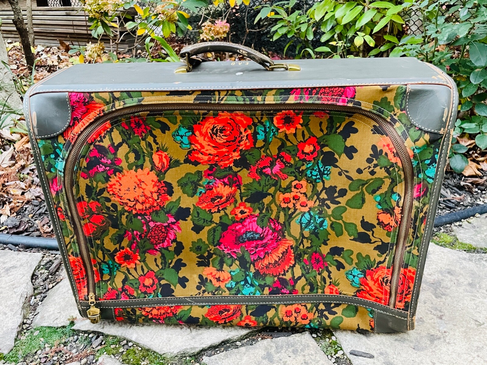 VTG 60'S FRENCH LUGGAGE BOLD FLORAL LEATHER TRIM SUITCASE BAG LARGE 26"X19"