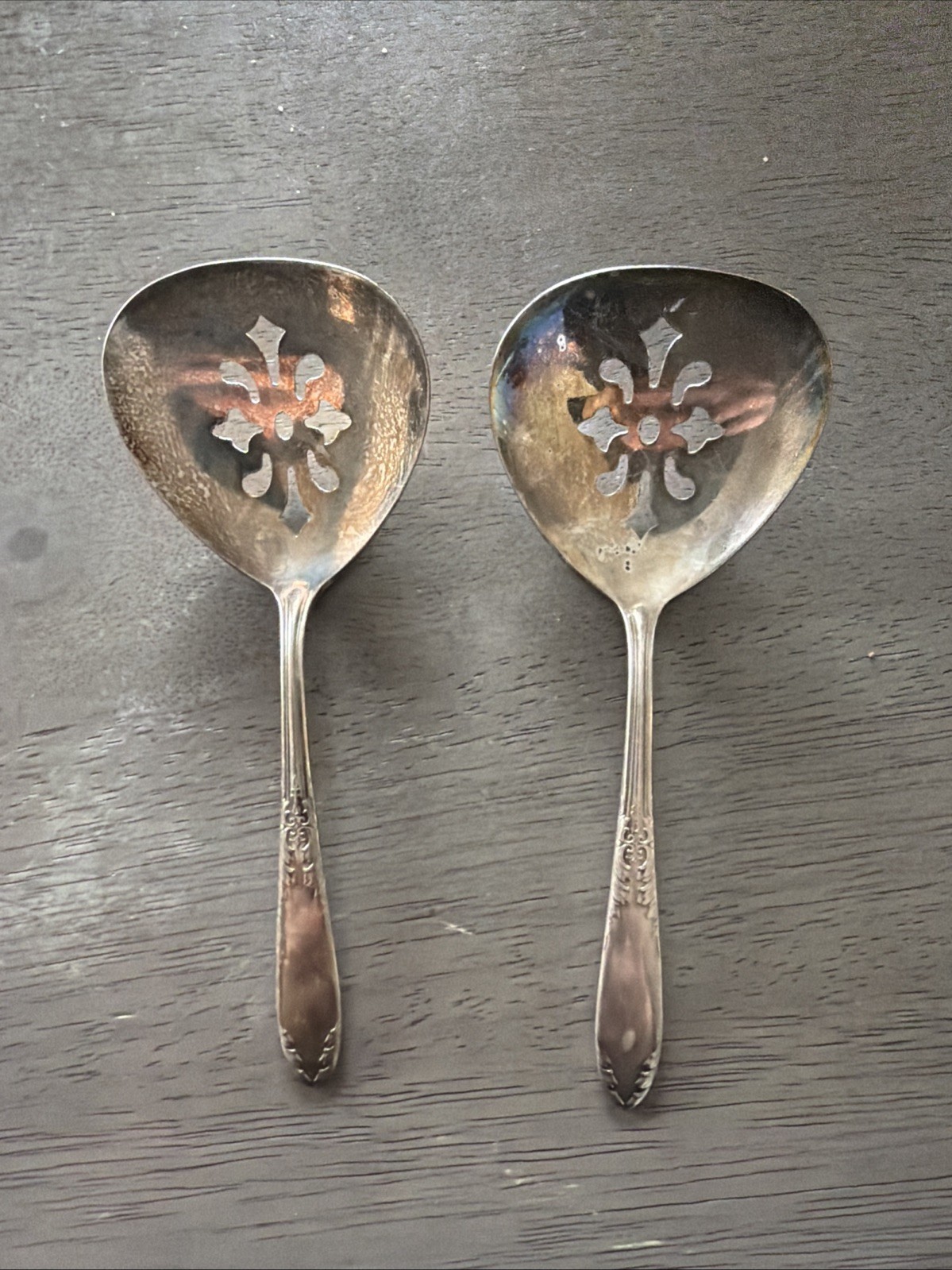 NATIONAL SILVER CO. SILVER PLATED ALMOND SERVING SPOON 4 3/4" LONG