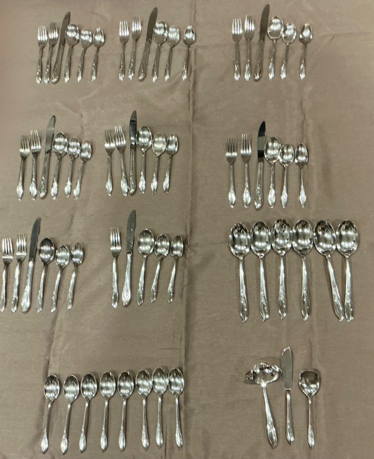 VTG 1847 Rogers Bros Springtime Silverware 64 pieces Service for 8