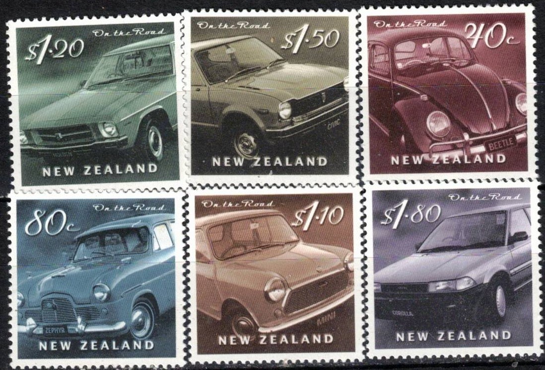 NEW ZEALAND 2000 ON THE ROAD USED