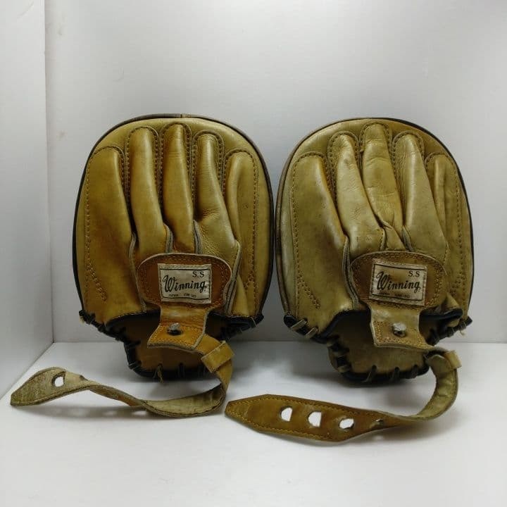 Winning Vintage Boxing Mitts Old Discontinued Non-Sale CM-20