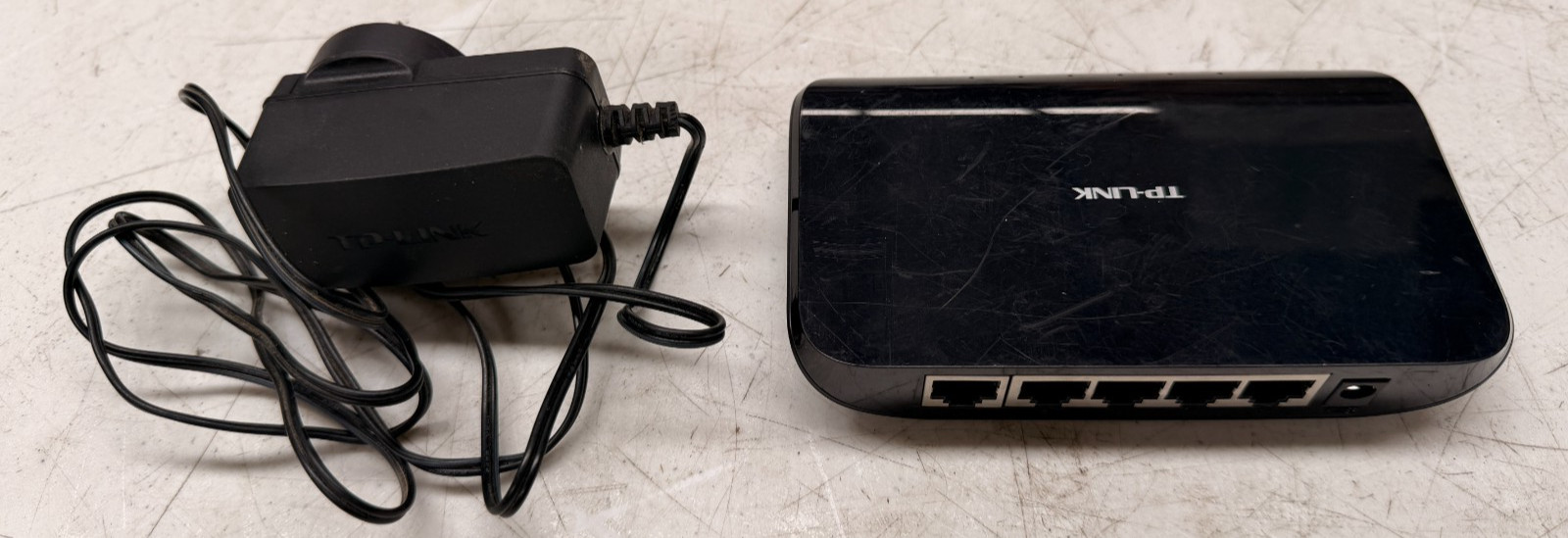 TP-LINK  TL-SG1005D 5-Port Unmanaged Gigabit Desktop Switch