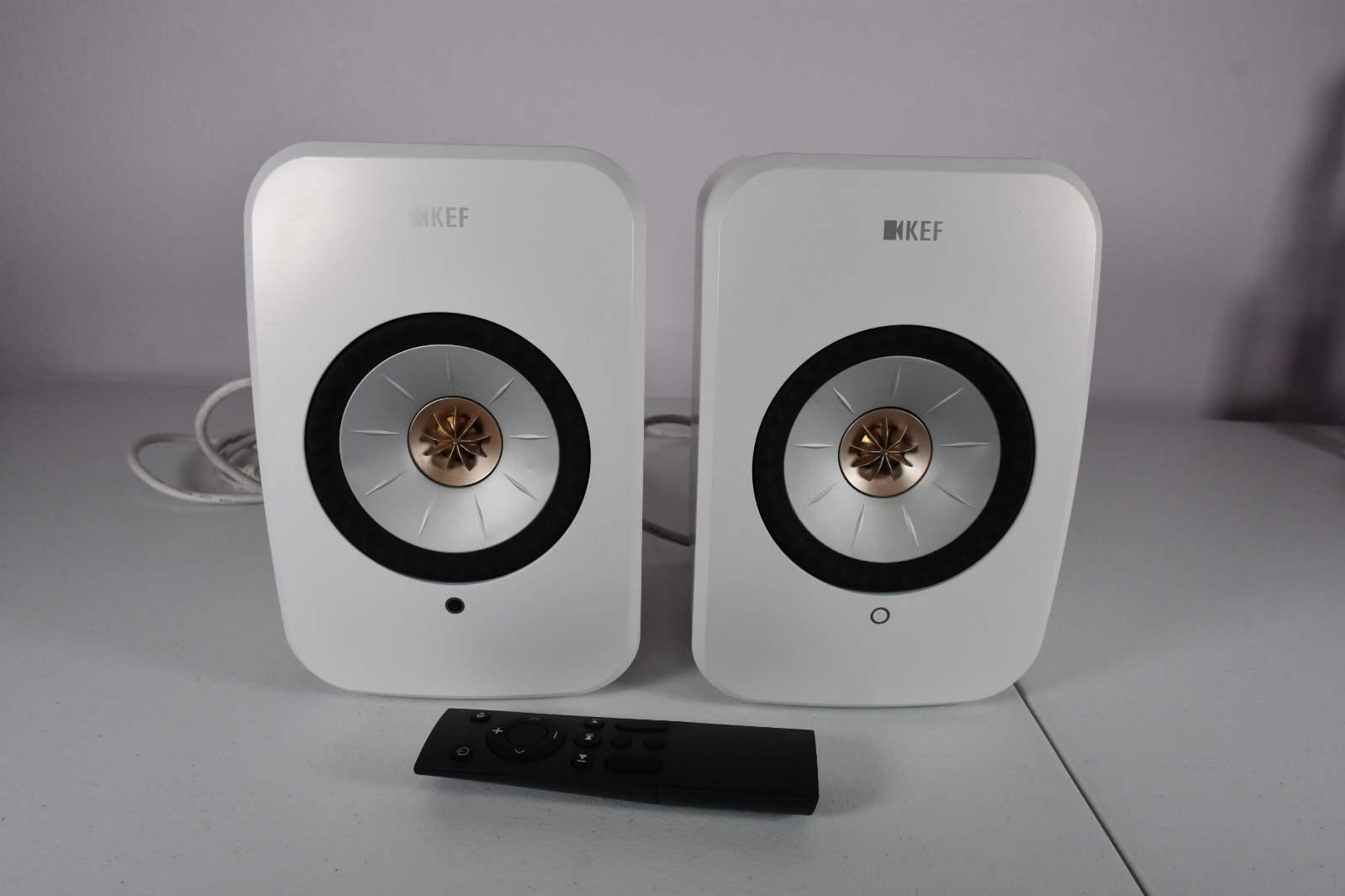 KEF LSX II Wireless Speaker System Pair White w/ Remote (not LT version)