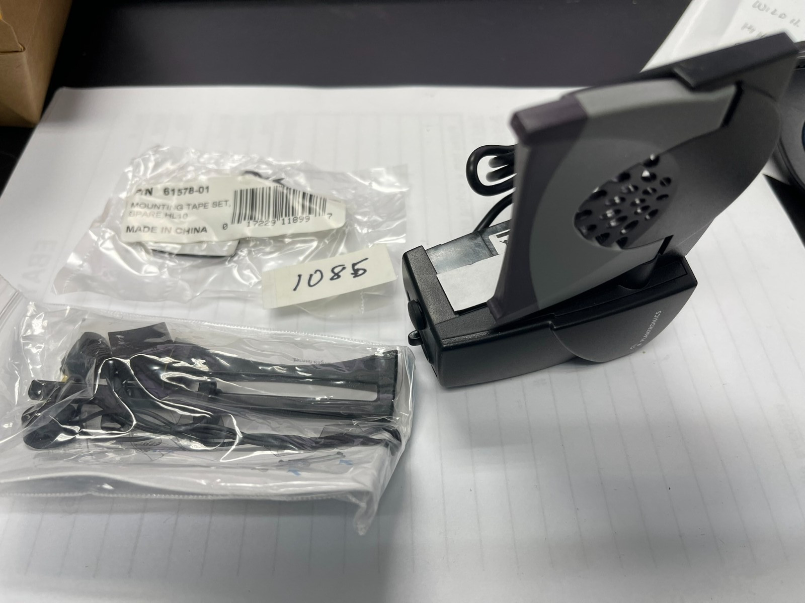 PLANTRONICS MODEL HL10 P/N 60961-28 AUTOMATIC HANDSET LIFTER - BRAND NEW