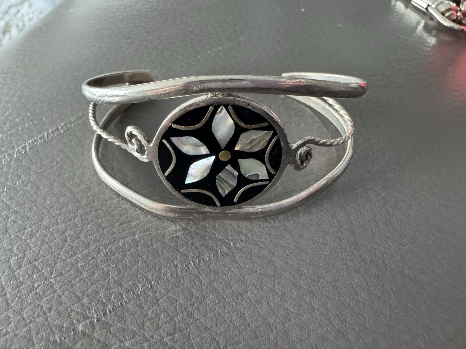 Southwestern Taxco Mexico Abalone Silver Bracelet Flower Design