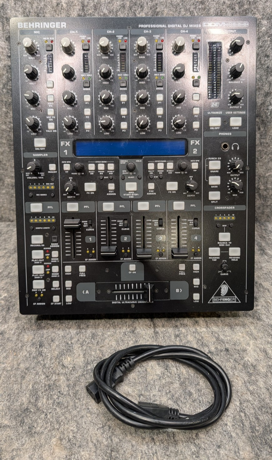 Behringer DDM4000 Digital DJ Mixer 4-Channel USB Tabletop Echo Reverb Filter