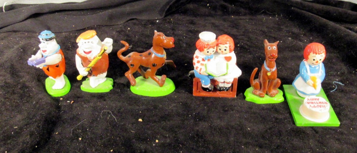 LOT OF 6 VINTAGE VANITY FAIR DIE CAST FIGURINES - SCOOBY FRED RAGGED (EZS002657)
