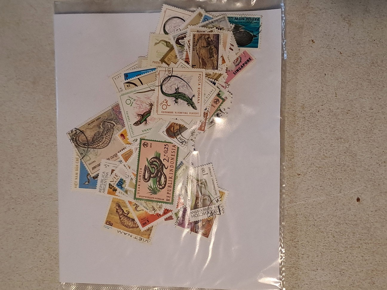 100 DIFFERENT REPTILE THEMATIC STAMPS USEC BULK