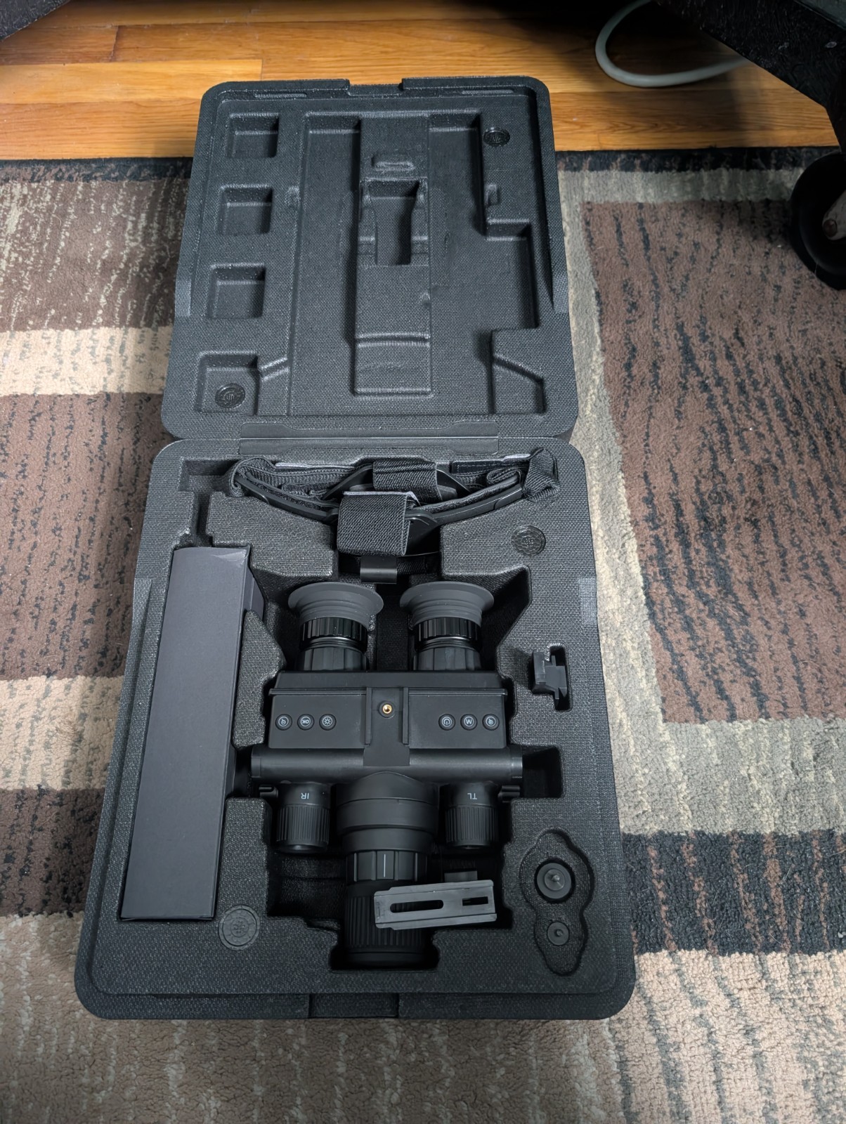 Z9157 4K HD Head-mounted Night Vision Goggle Outdoor 8X Digital Zoom Infrared