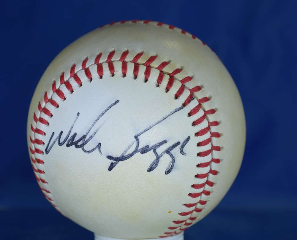 Wade Boggs Rookie Psa/dna Autograph Macphail American League Baseball Signed