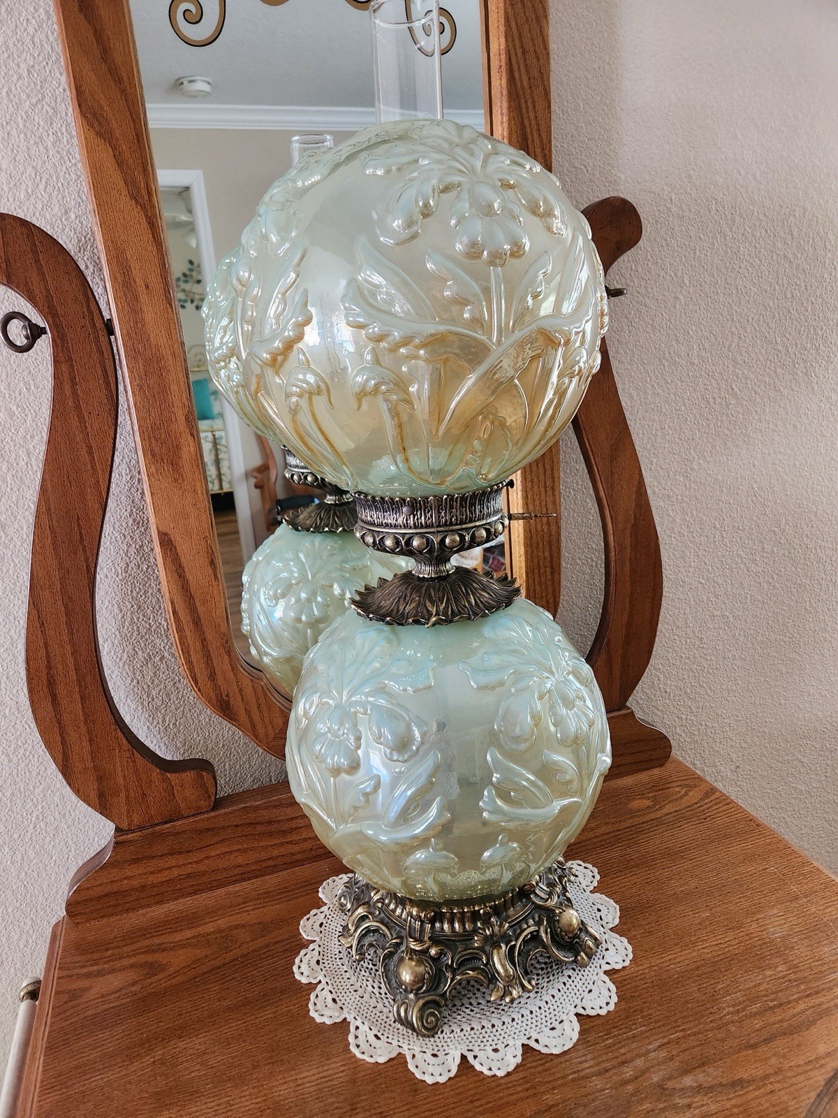 Rare Vintage Fenton Regal Iris iridescent Glass Lamp 3-Way Light Jumbo