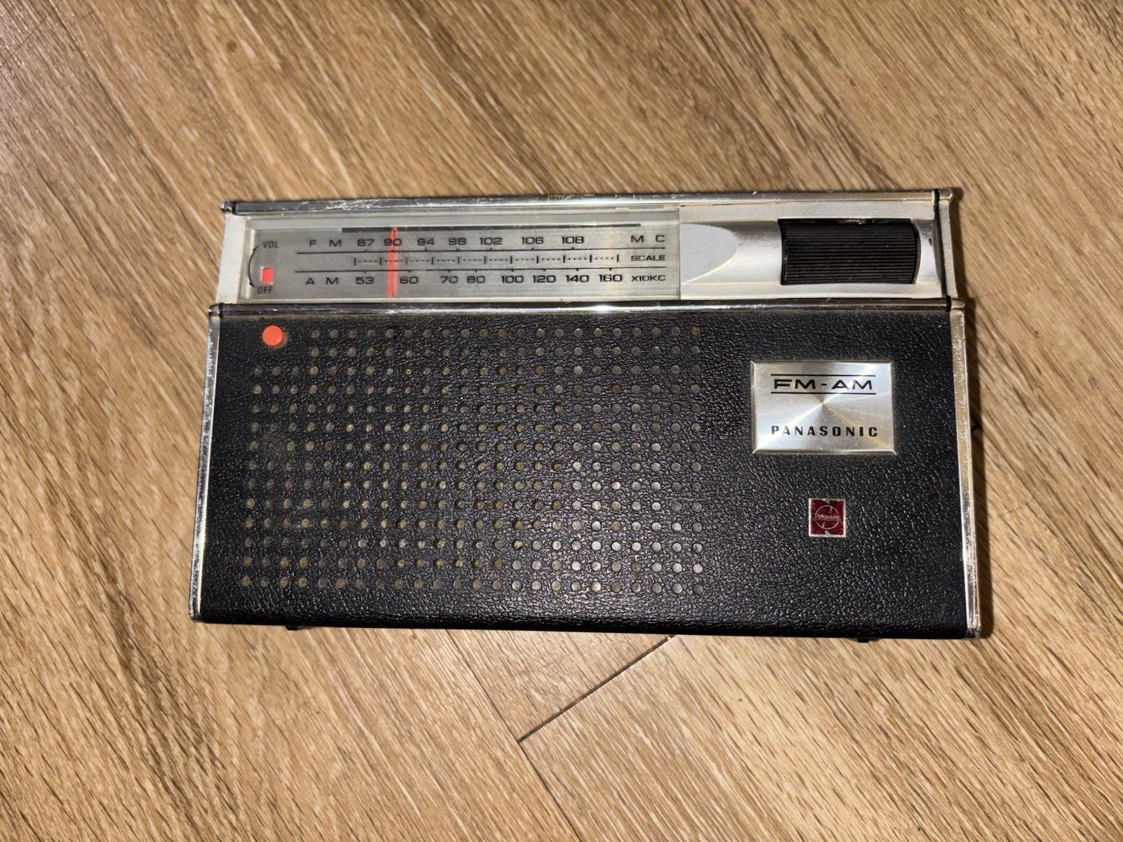 1960s Panasonic RF-680 AM/FM portable transistor radio.