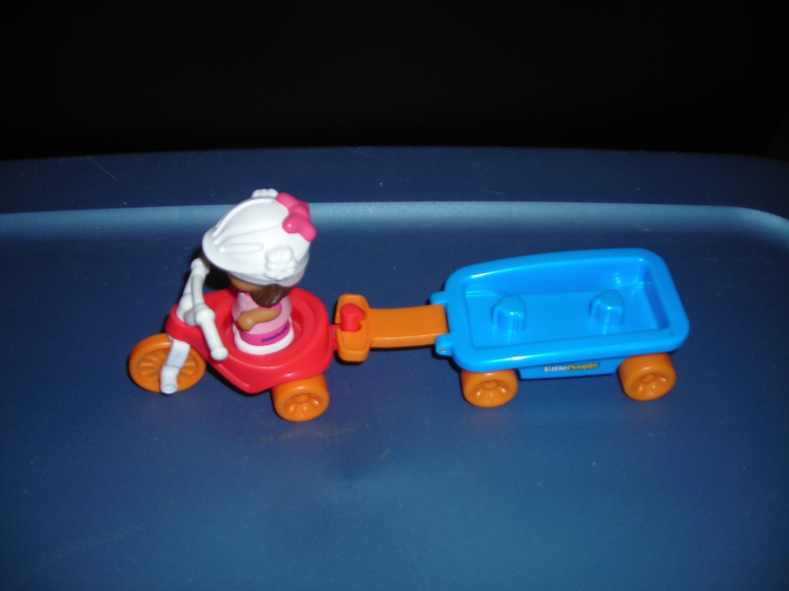 VINTAGE FISHER PRICE LITTLE PEOPLE COMPLETE SET LOT FIGURE 2012 MIA TRIKE WAGON