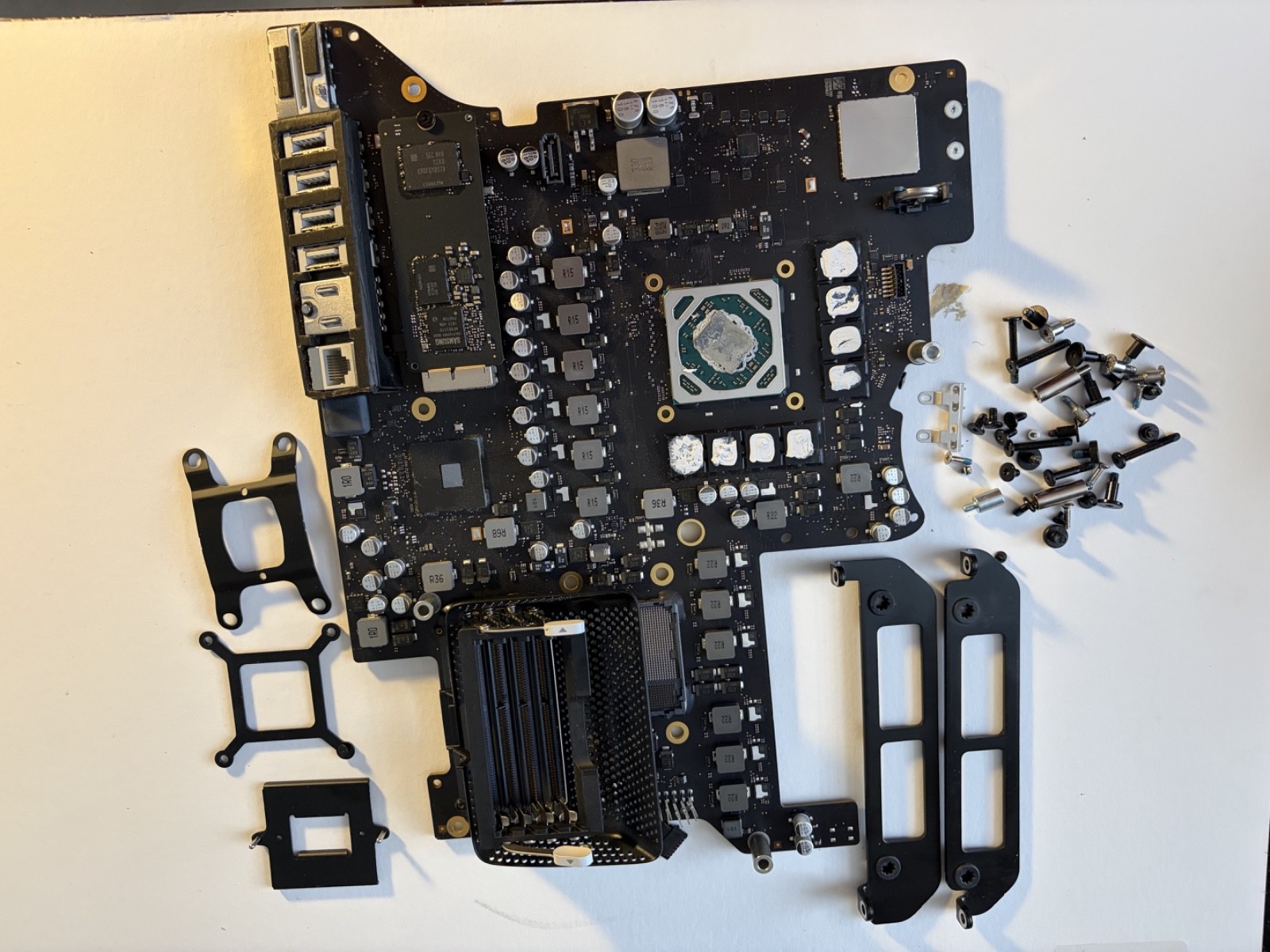 Imac 27 inches 2019-20/20 all Interenal parts- all working