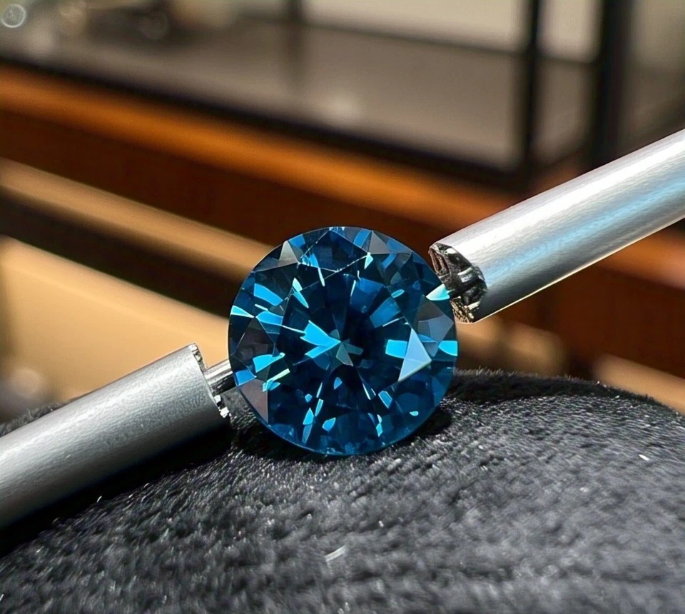 Natural Blue Color Precious Round Shape 2Ct Lab Grown Diamond VVS1 Certified C50