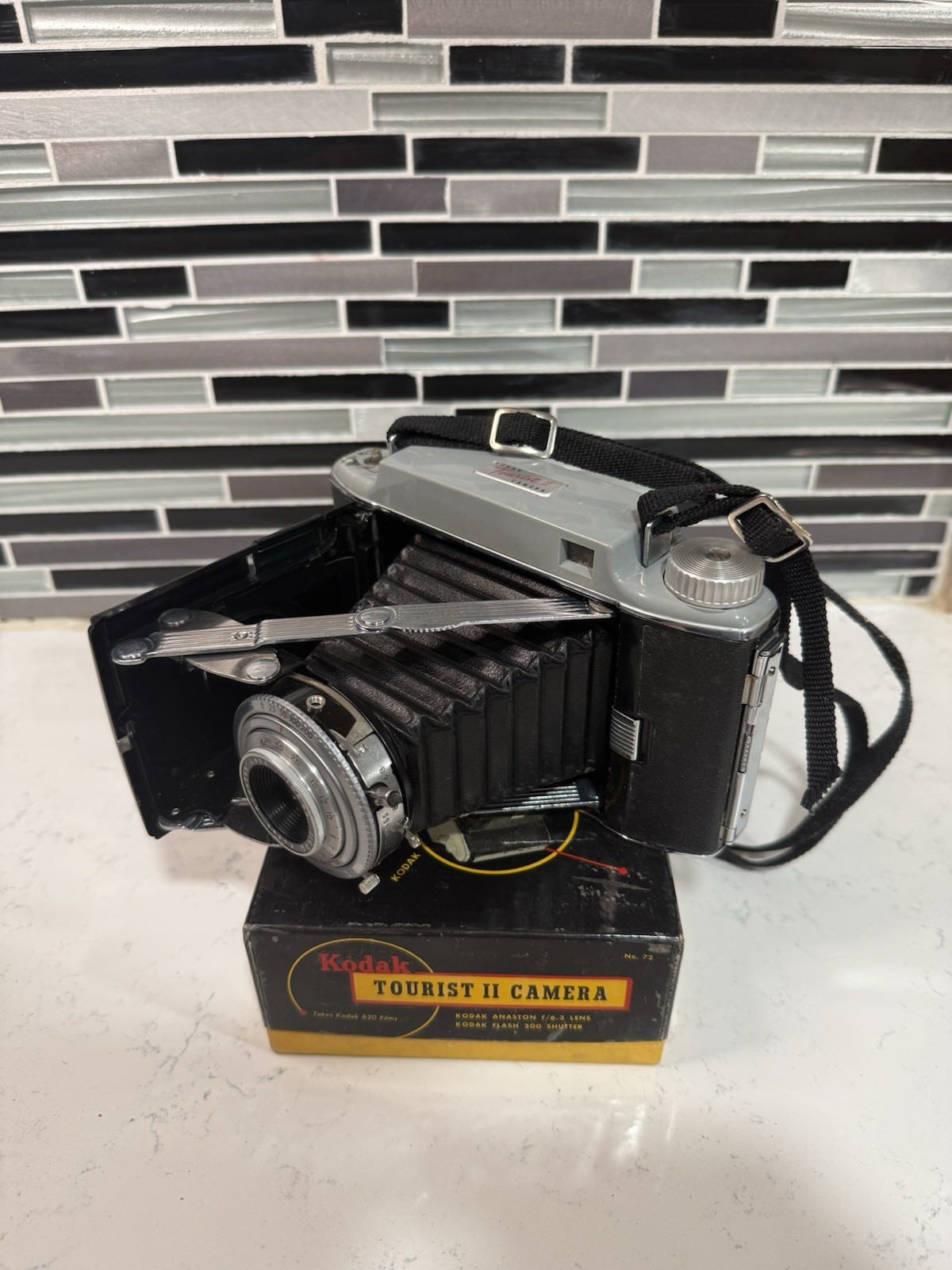 Kodak Tourist II Folding Camera No 72 Anaston 105mm Lens w Original Box 620 Film