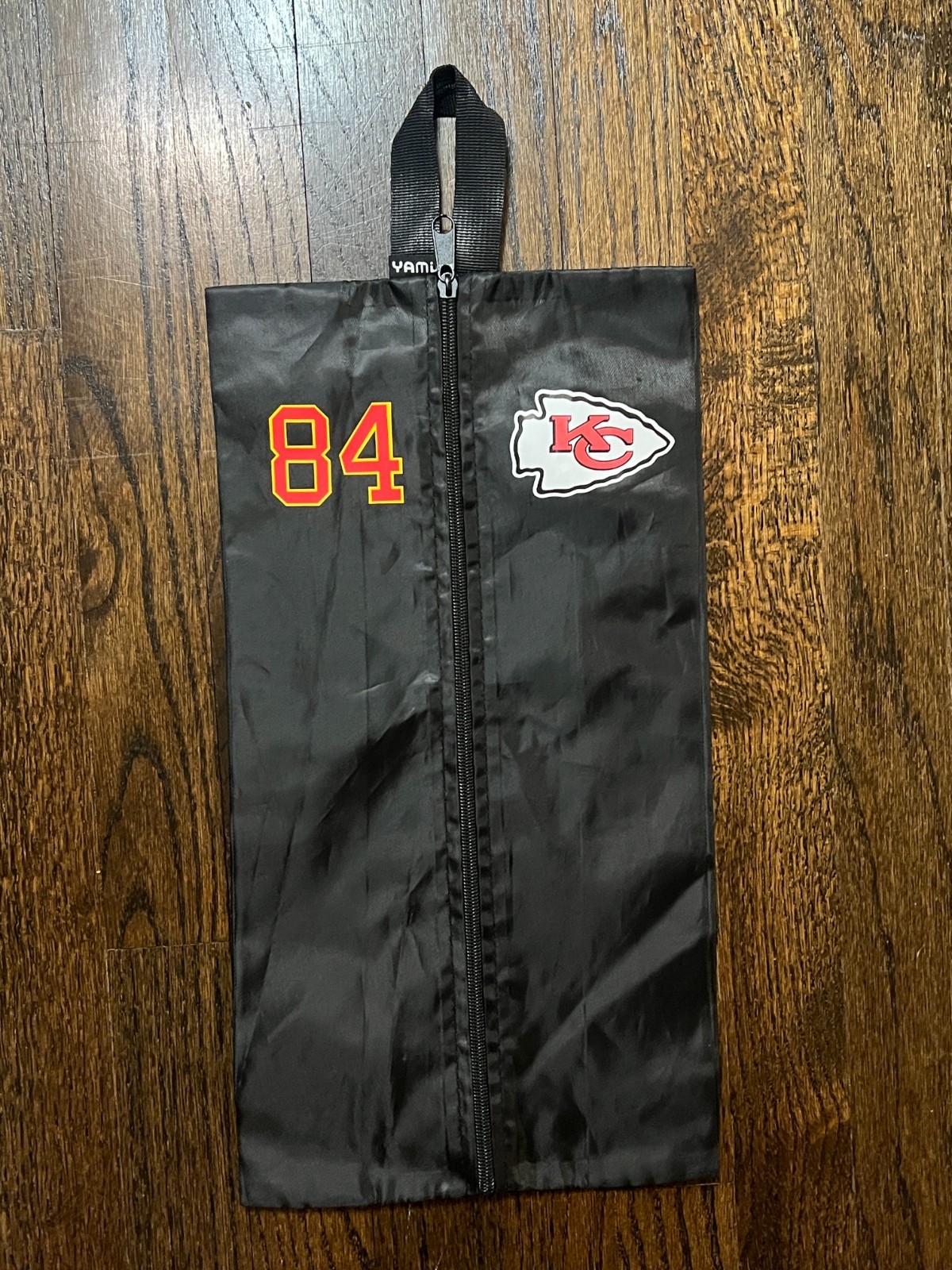 NFL FOOTBALL TEAM ISSUED KANSAS CITY CHIEFS TOILETRY BAG #84