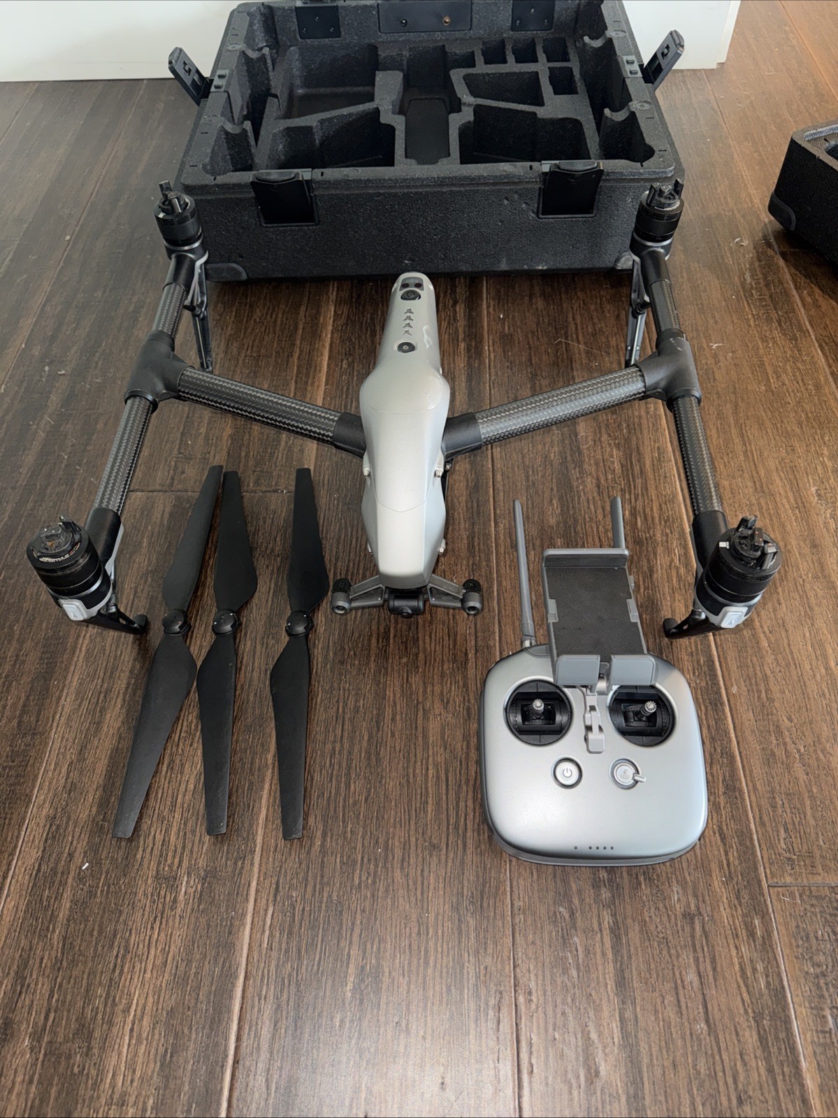 dji inspire 2 drone , Controller & Case used Read Caption