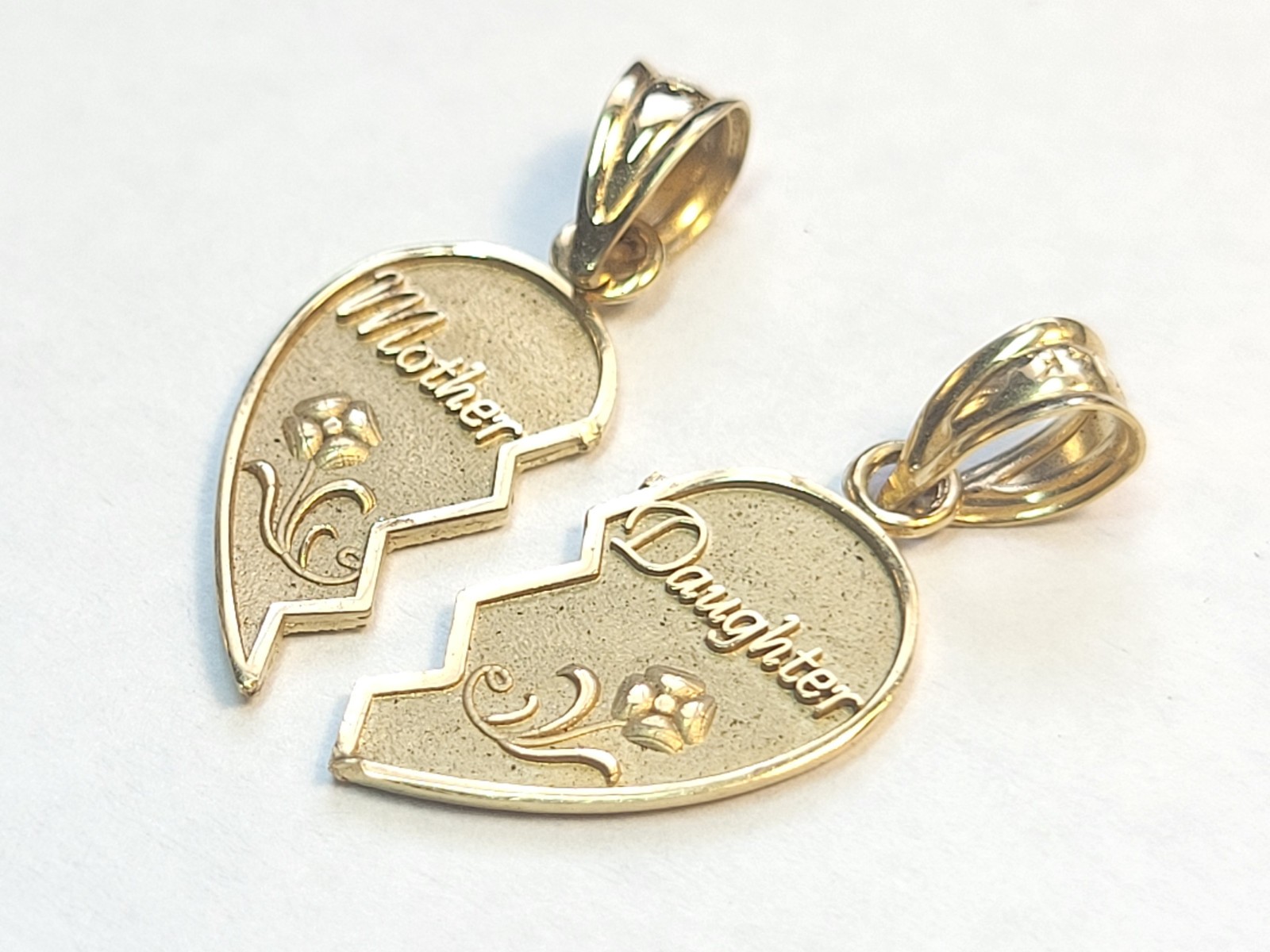 Vintage Michael Anderson Hearts Mother Daughter 14k Yellow Gold Pendant Charms