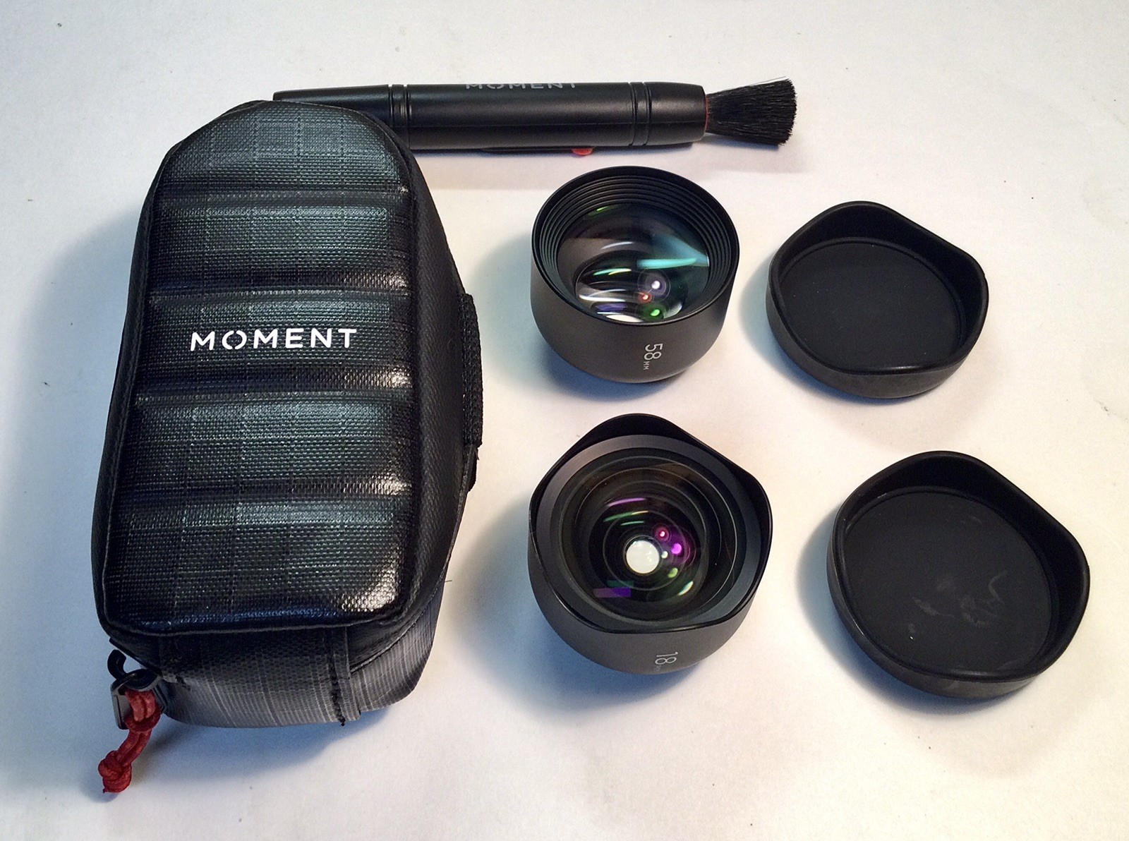 Moment Lens Bundle V2 M-Series Mobile Wide 18mm & 58mm Tele, Lens Covers, & Case
