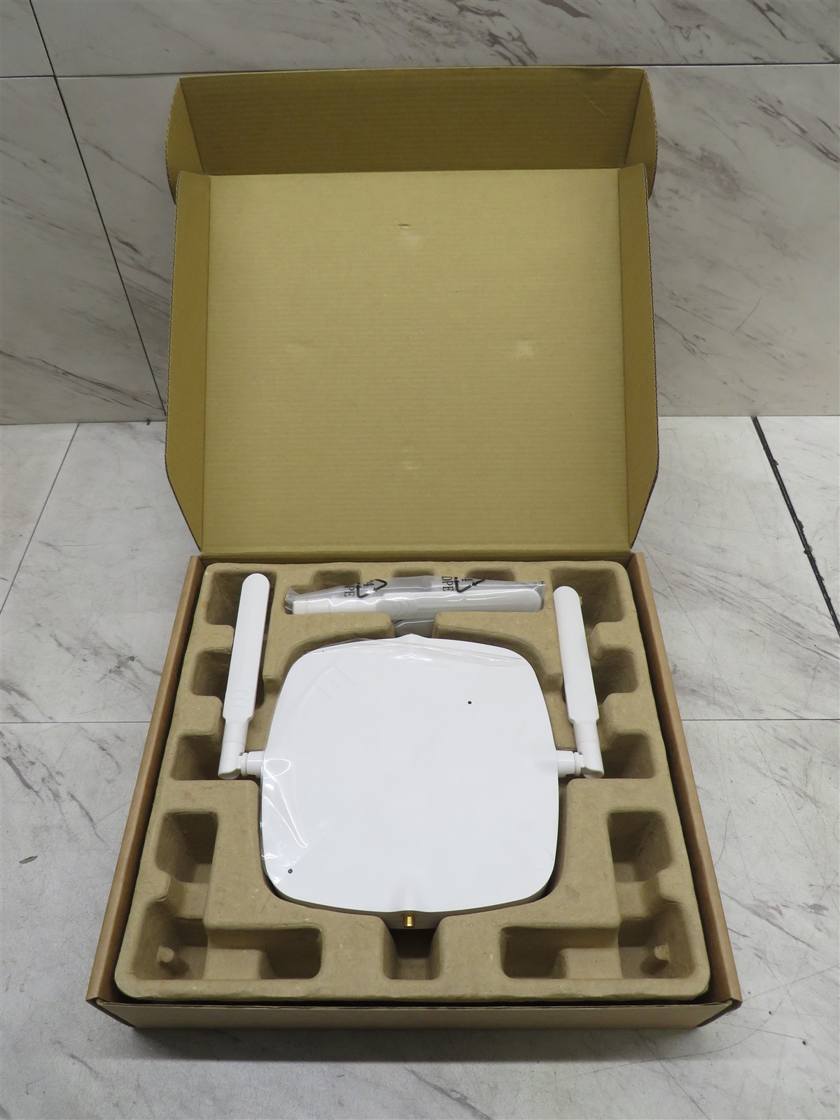 Extreme Networks AP3000X-WW Dual Band 802.11ax Wireless Access Point Indoor