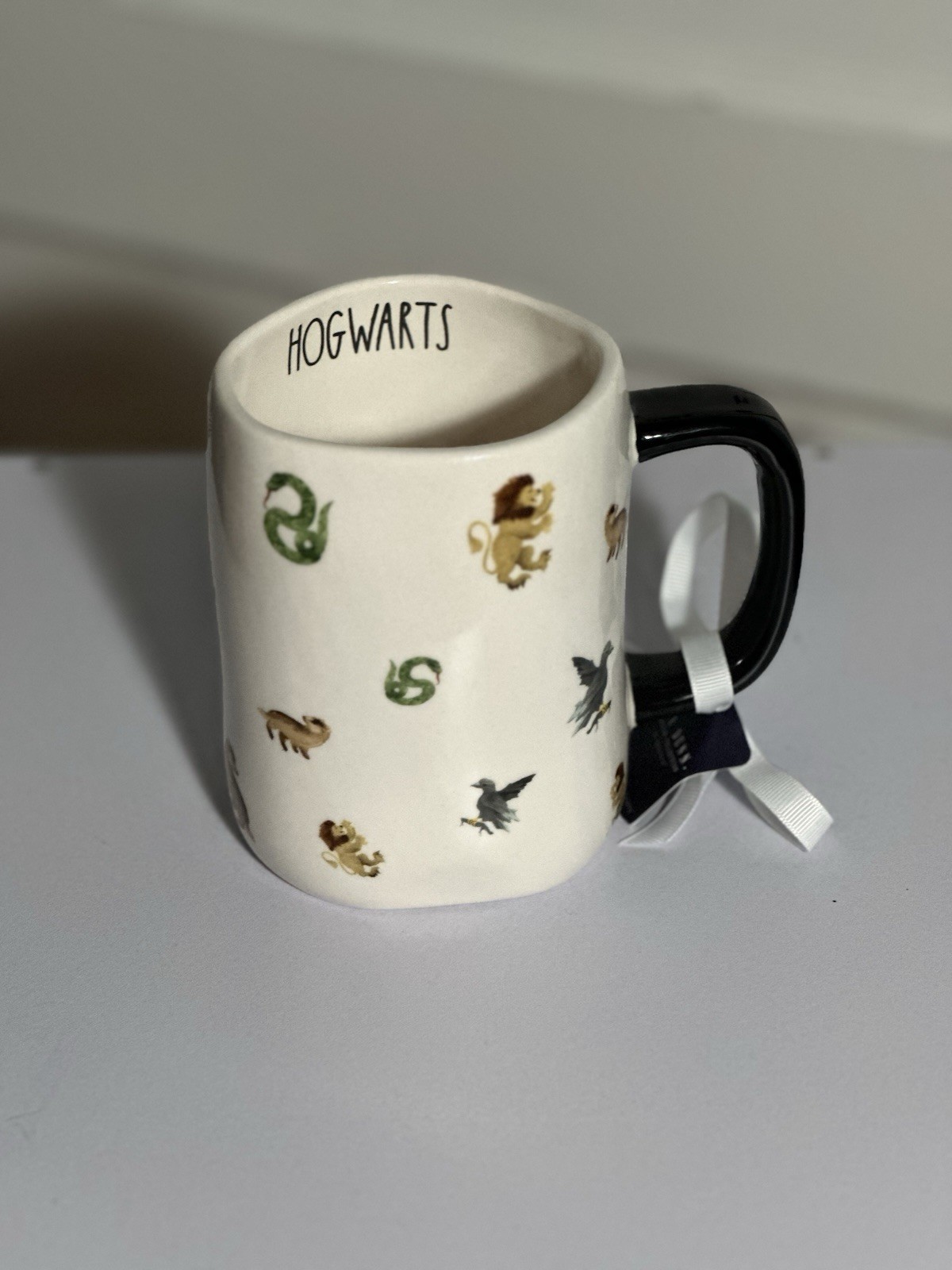 Ray Dunn Harry Potter Hogwarts Ceramic Mug (BRAND New)