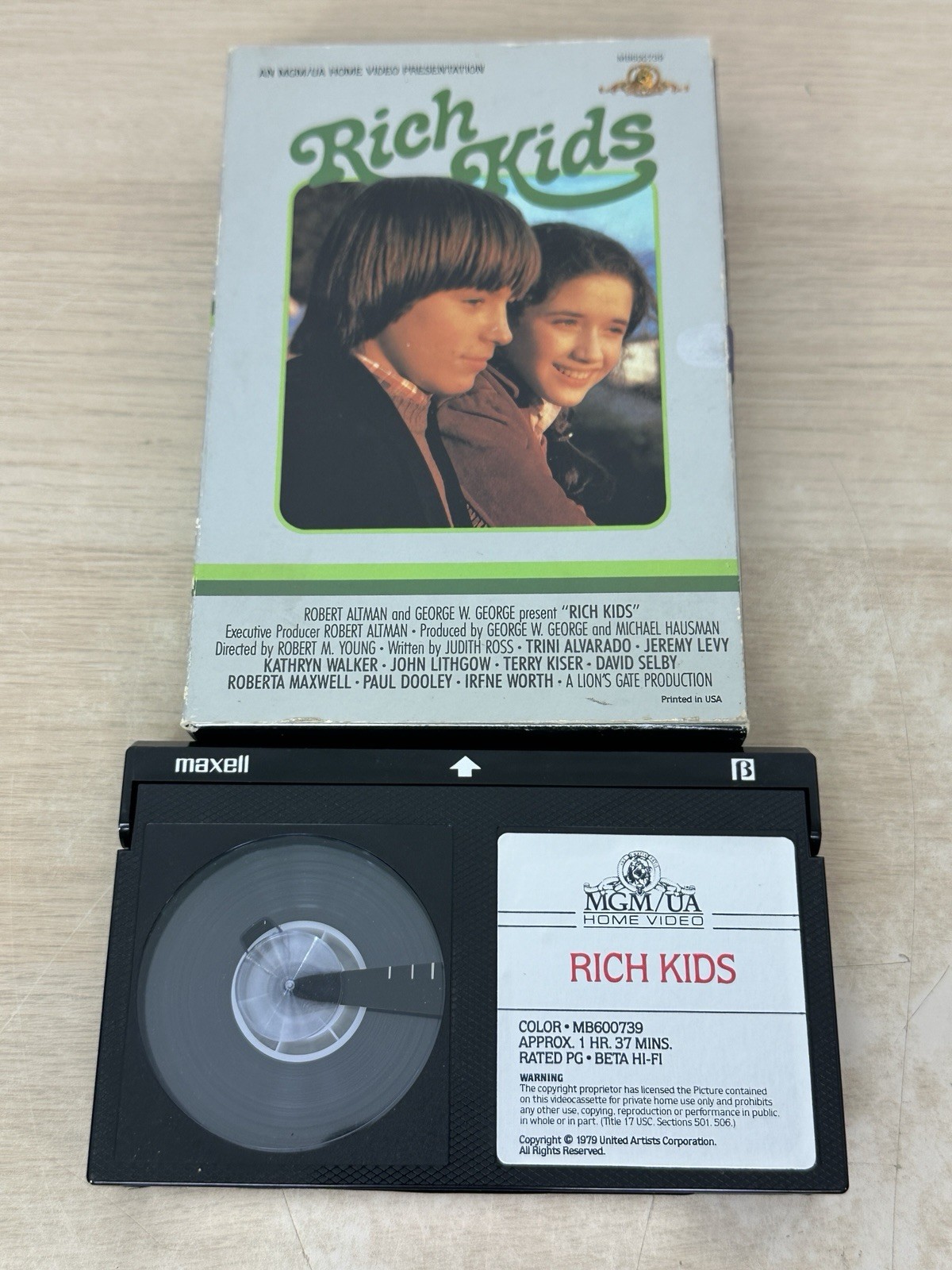Rich Kids (1979) - RARE MGM/UA Big Box Beta Tape - John Lithgow & Trini Alvarado