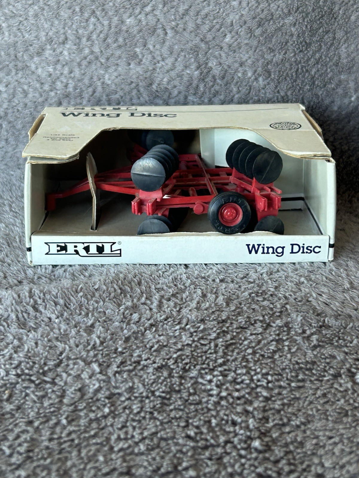 Ertl Wing Disc 1/32 Red 1988