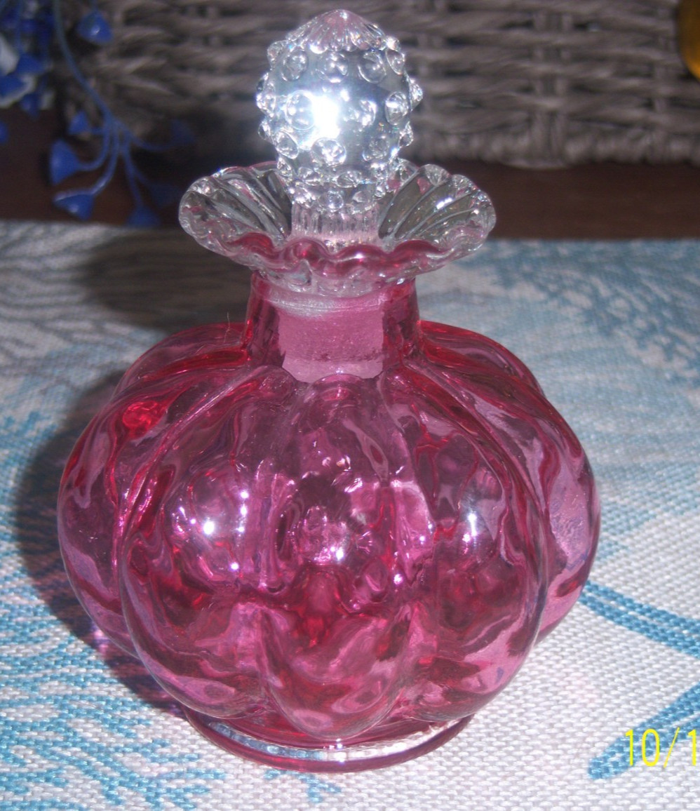 FENTON HB PERFUME BOTTLE + STOPPER - EXCELLENT COND. - CRANBERRY GLASS - Item B
