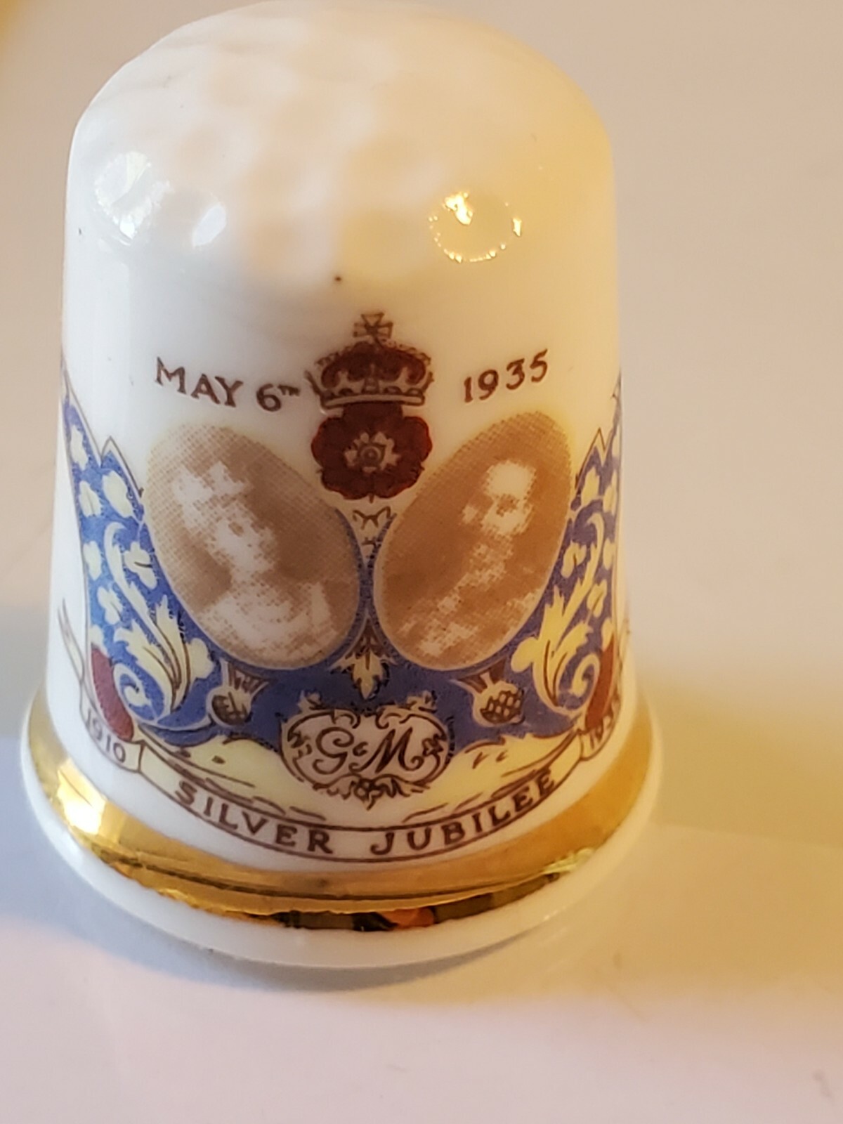 Vintage Finbury Thimble Silver Jubilee 1935 mint condition gold gilding box3